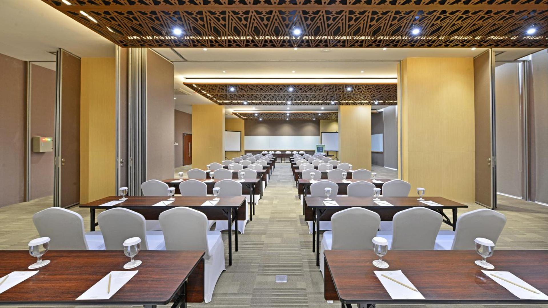 Whiz Prime Hotel Khatib Sulaiman Padang Exterior foto